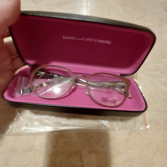 Diane von Furstenberg reading glasses bnwt - Picture 6 of 6